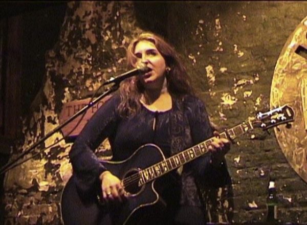 Alisa Wolfe 12 Bar Club for OnlineTV by Rick Siegel Dec 6 2000