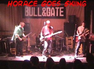 Horace Goes Skiing At Bull and Gate for OnlineTV by Rick Siegel